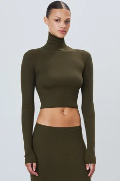 CROPPED FITTED TURTLENECK TOP