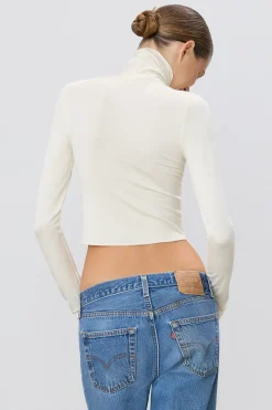 CROPPED FITTED TURTLENECK TOP