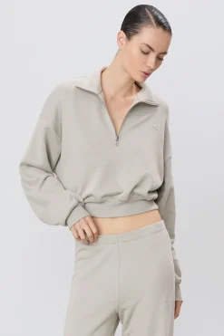 CROPPED HALF-ZIP SWEATSHIRT