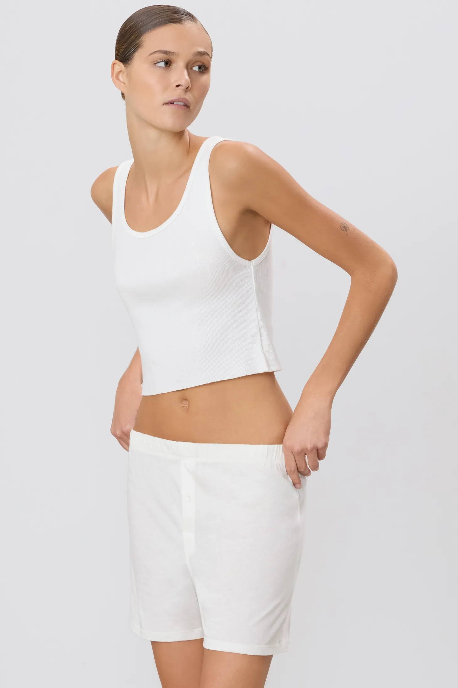CROPPED SCOOP NECK TANK