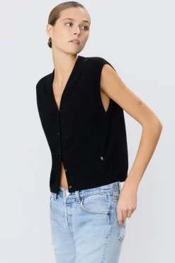 ELTON VEST