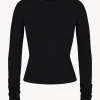 FITTED CREWNECK LONG SLEEVE T-SHIRT