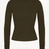 FITTED CREWNECK LONG SLEEVE T-SHIRT