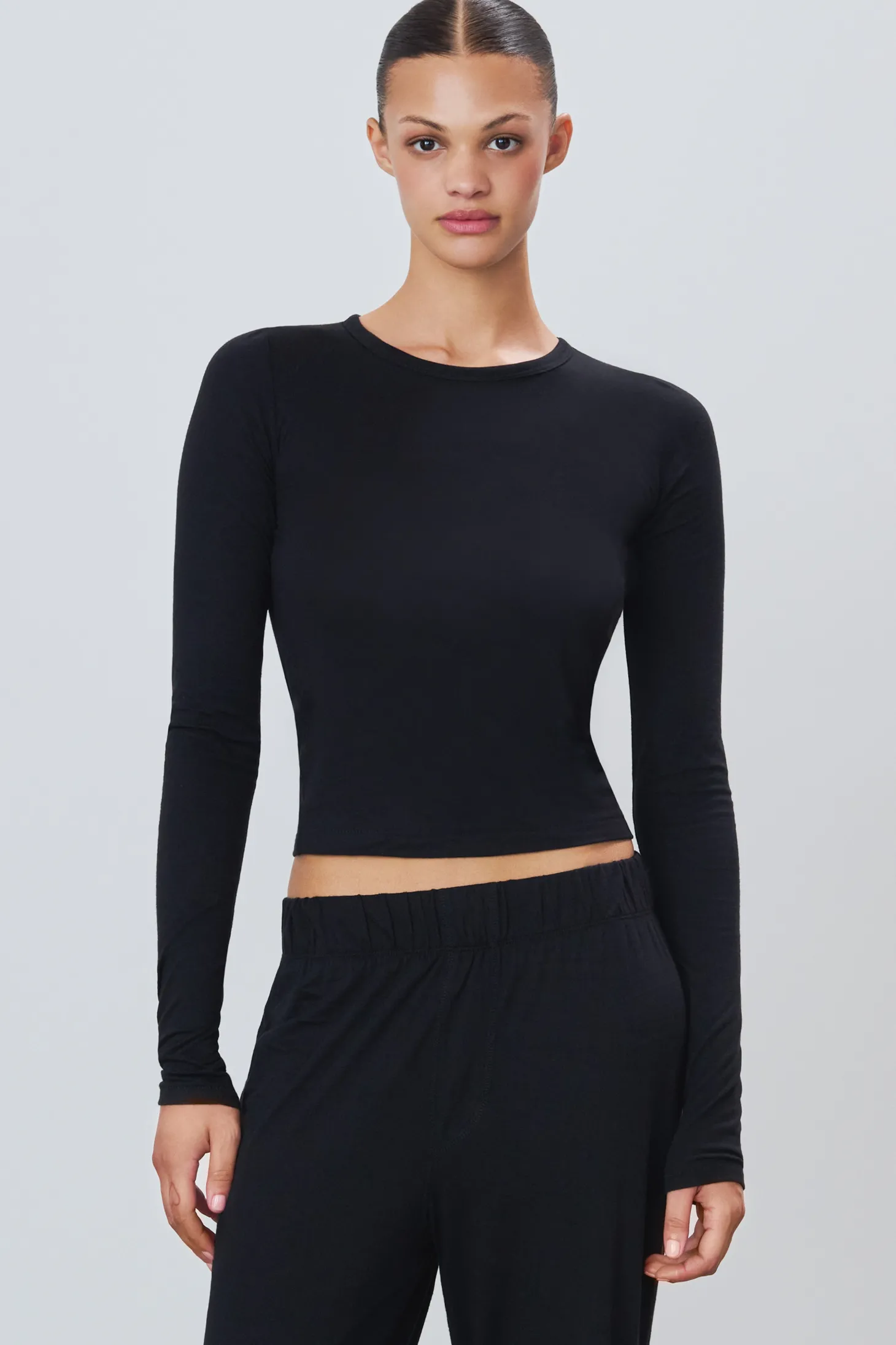 FITTED CREWNECK LONG SLEEVE T-SHIRT