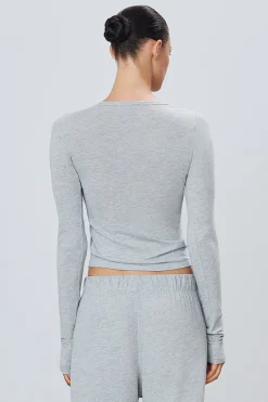 FITTED CREWNECK LONG SLEEVE T-SHIRT