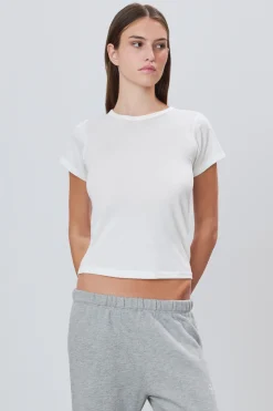 FITTED CREWNECK SHORT SLEEVE T-SHIRT