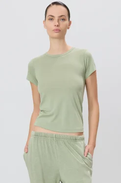 FITTED CREWNECK SHORT SLEEVE T-SHIRT