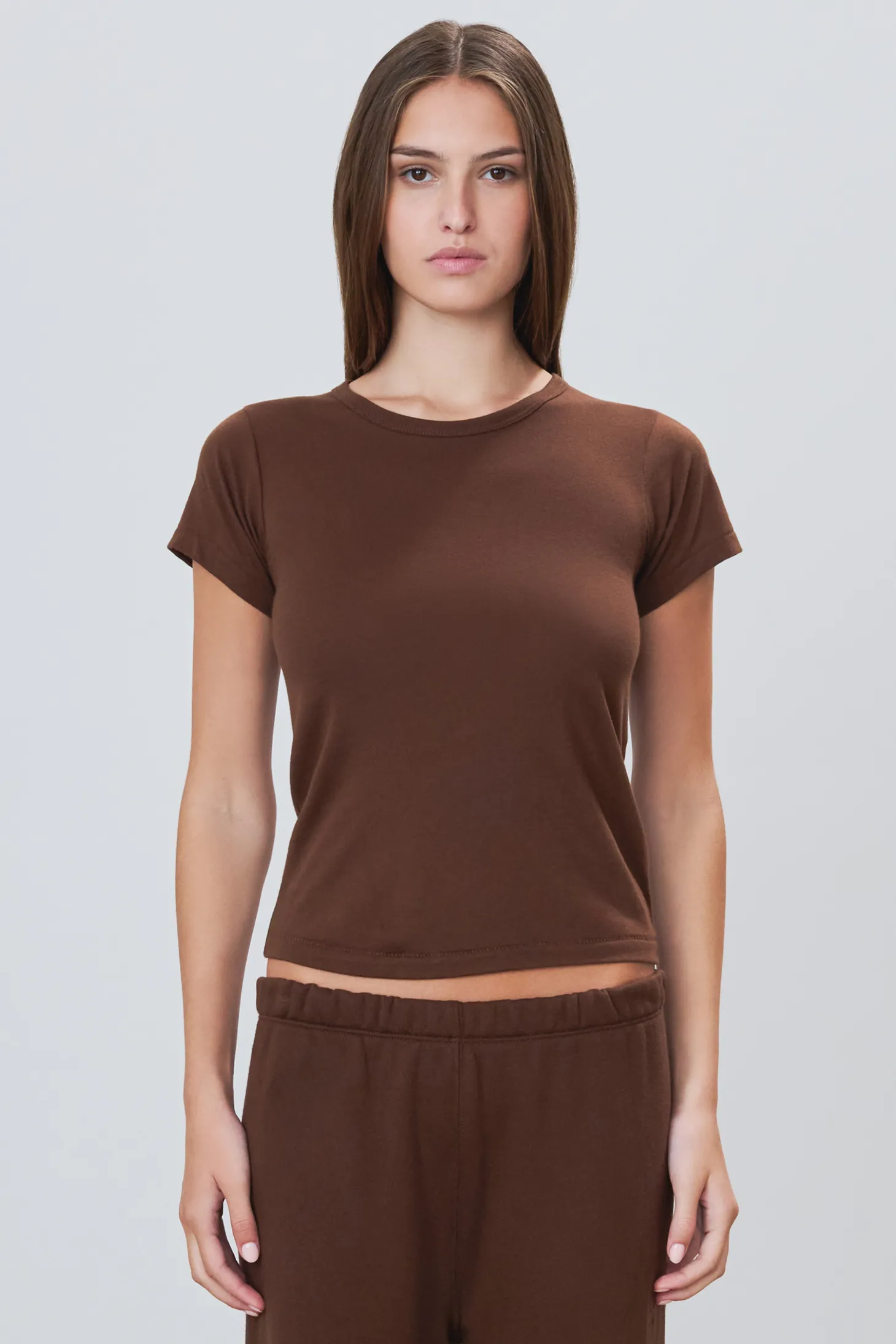 FITTED CREWNECK SHORT SLEEVE T-SHIRT