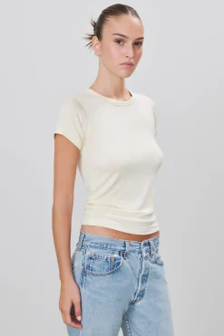 FITTED CREWNECK SHORT SLEEVE T-SHIRT