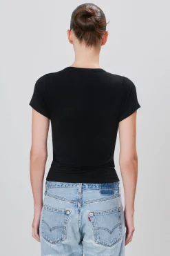 FITTED CREWNECK SHORT SLEEVE T-SHIRT