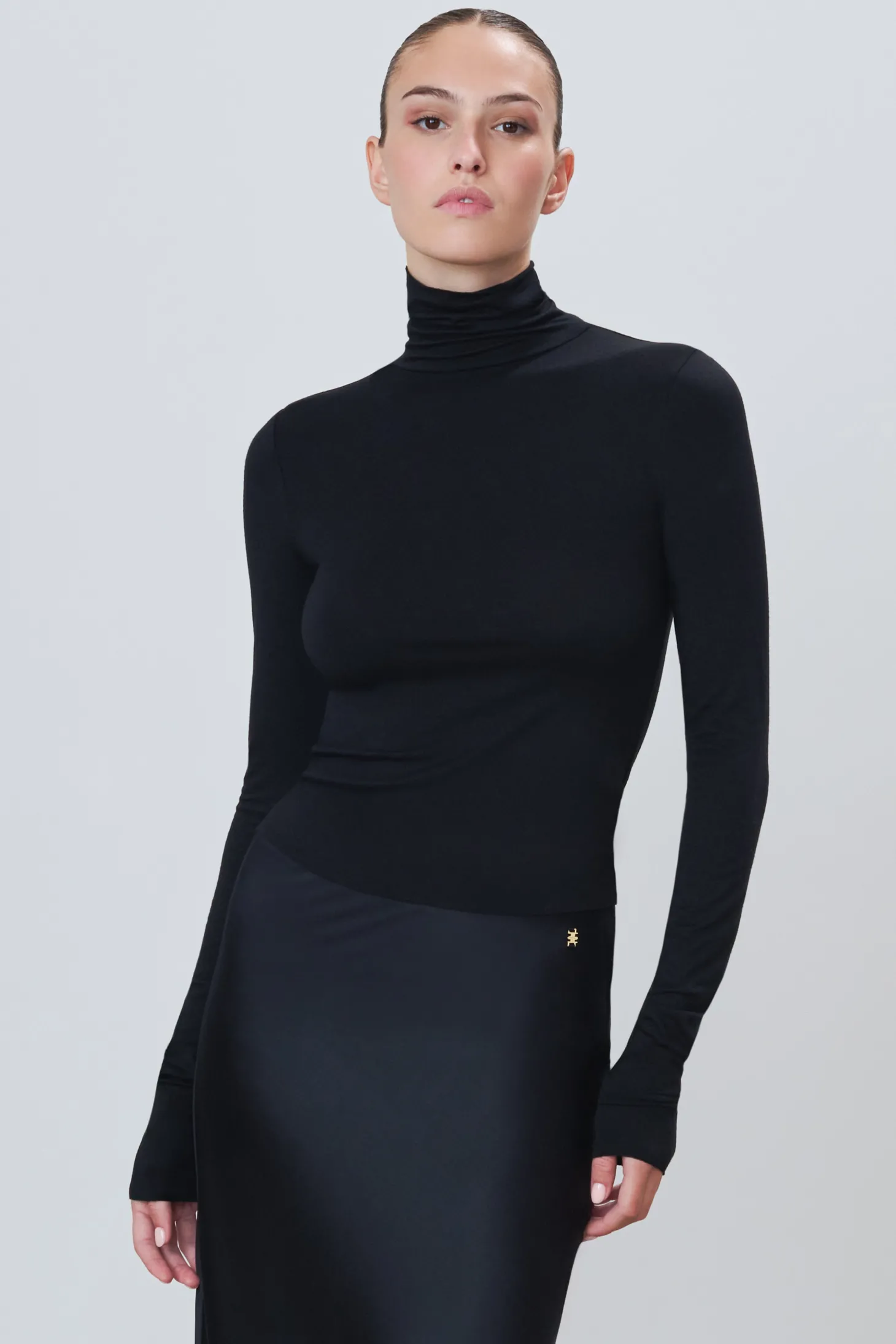 FITTED TURTLENECK TOP