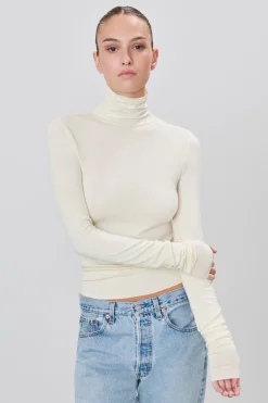 FITTED TURTLENECK TOP