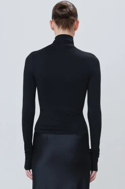 FITTED TURTLENECK TOP