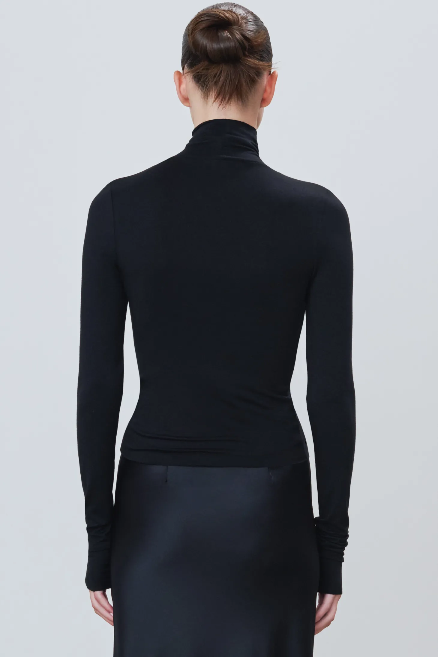 FITTED TURTLENECK TOP