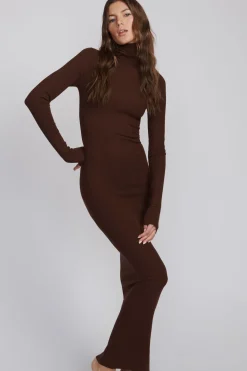 LONG SLEEVE TURTLENECK MAXI DRESS