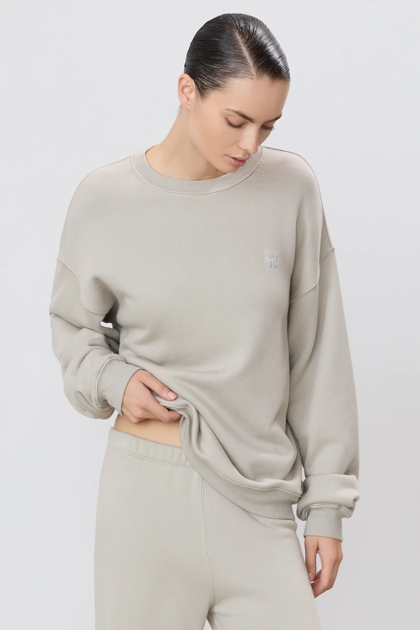 OVERSIZED CREWNECK SWEATSHIRT