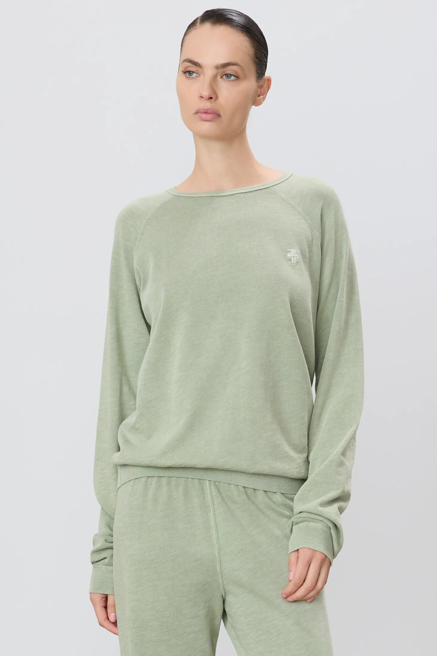 OVERSIZED RAGLAN SWEATSHIRT