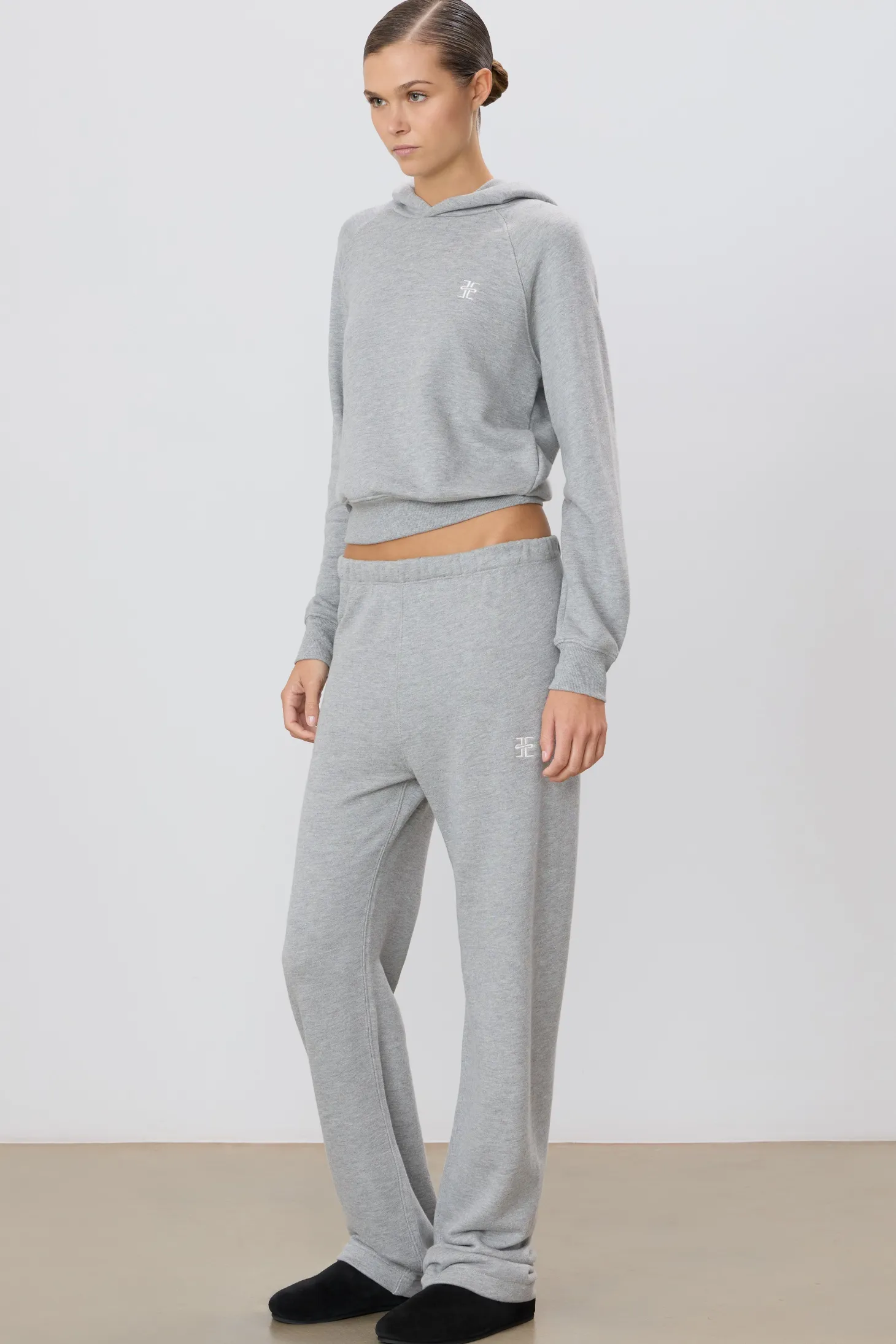 STRAIGHT LEG SWEATPANT