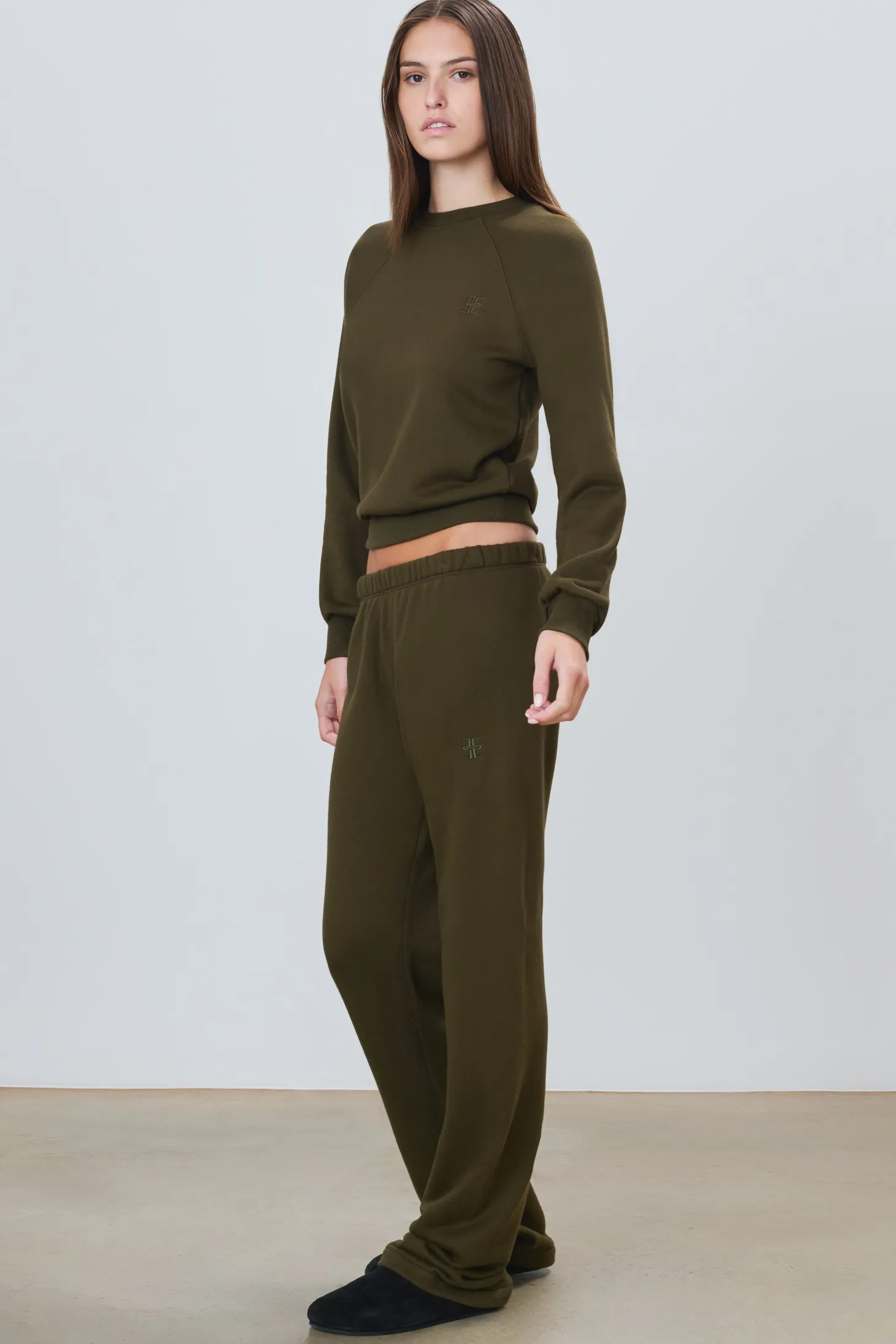 STRAIGHT LEG SWEATPANT