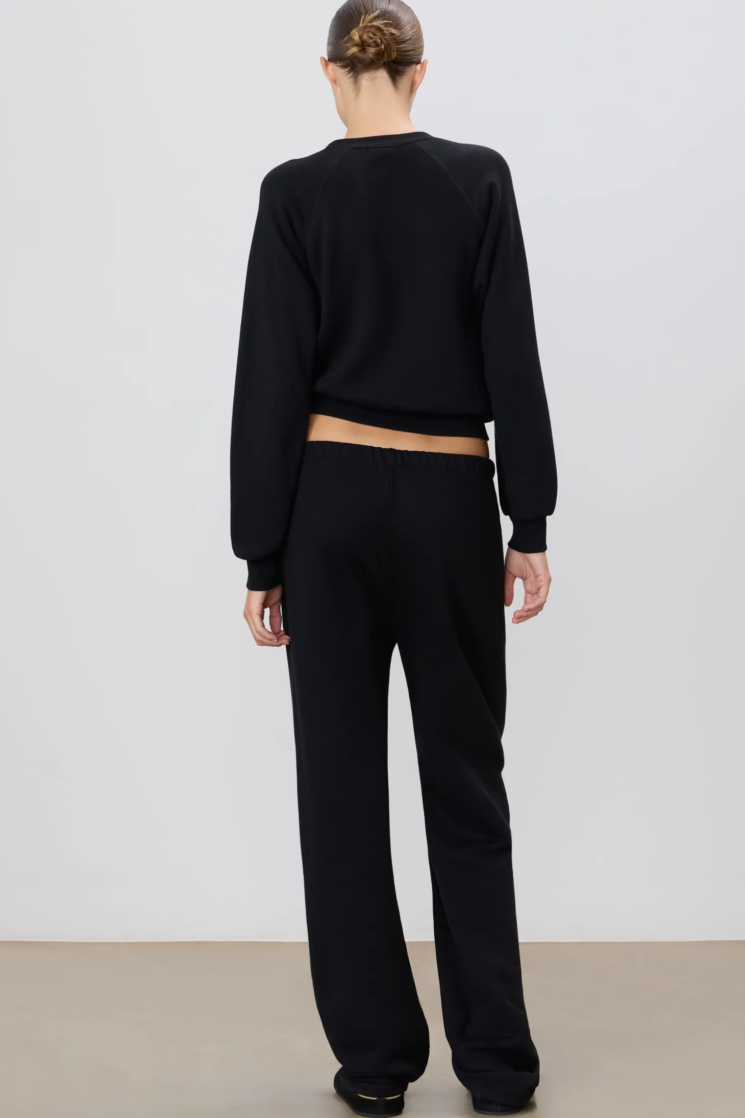 STRAIGHT LEG SWEATPANT