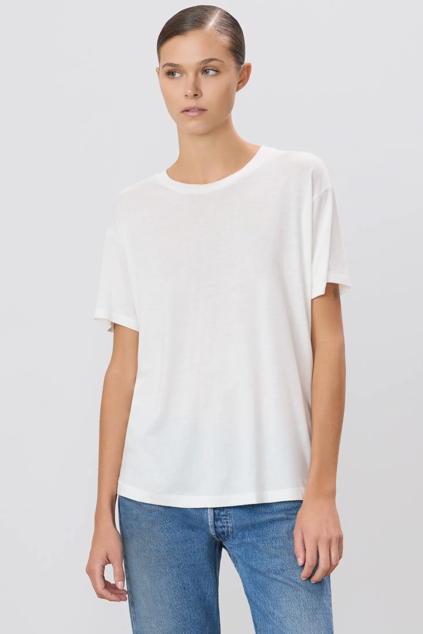 The Short Sleeve Boyfriend Tee by ÉTERNE