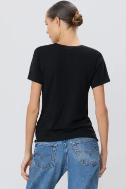 V-NECK T-SHIRT