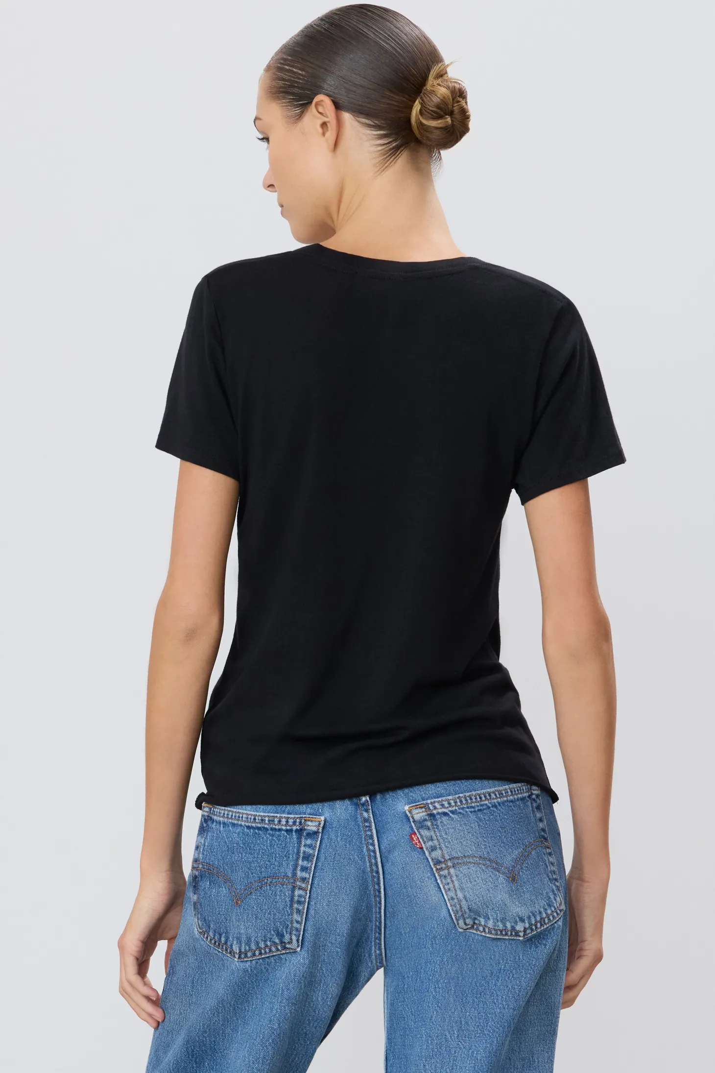 V-NECK T-SHIRT